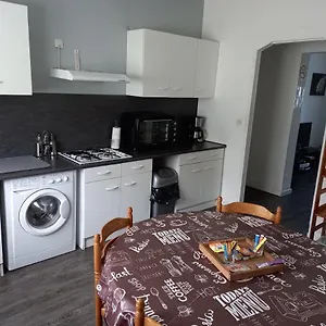 Appartement 1er étage Appartement 2ch avec parking à Lurs, Lurs